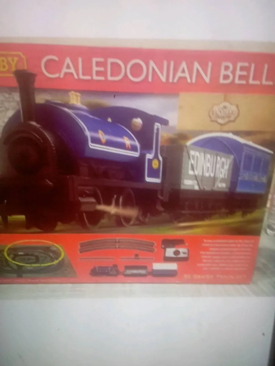 HORBHY OO GAUGE CALEDONIAN BELLE COMPLETE  TRAIN - Image 1