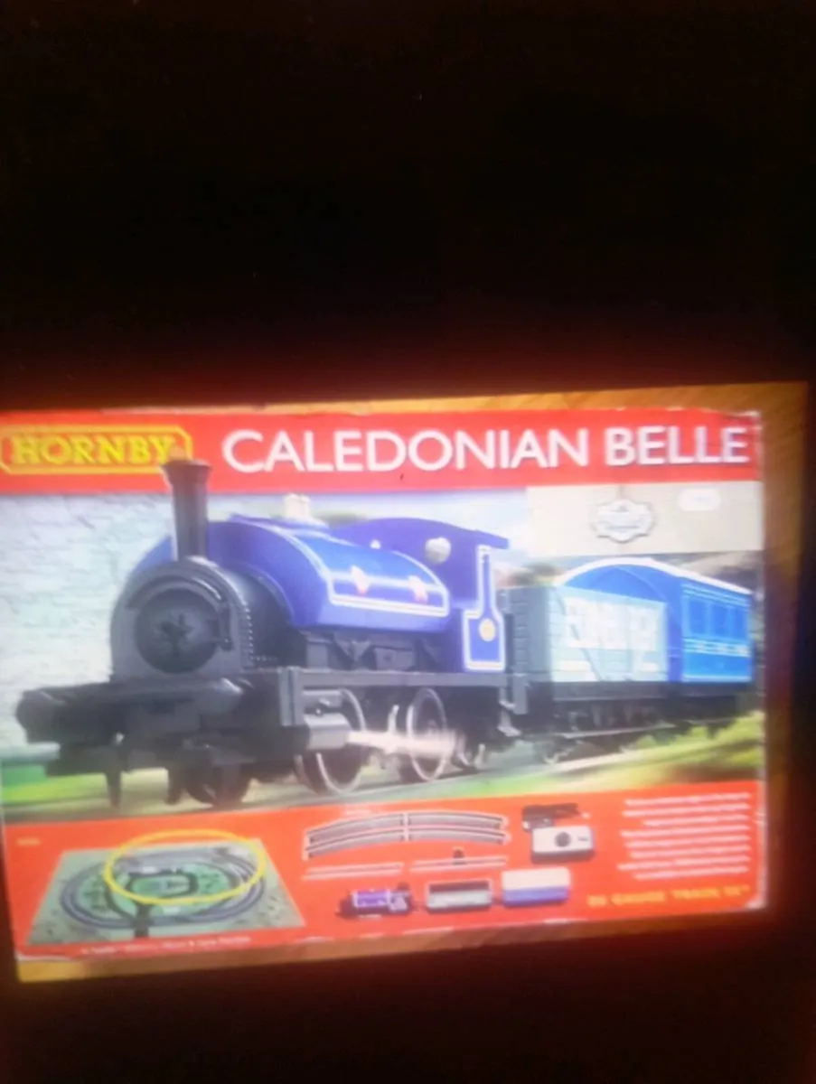 HORBHY OO GAUGE CALEDONIAN BELLE COMPLETE  TRAIN - Image 2