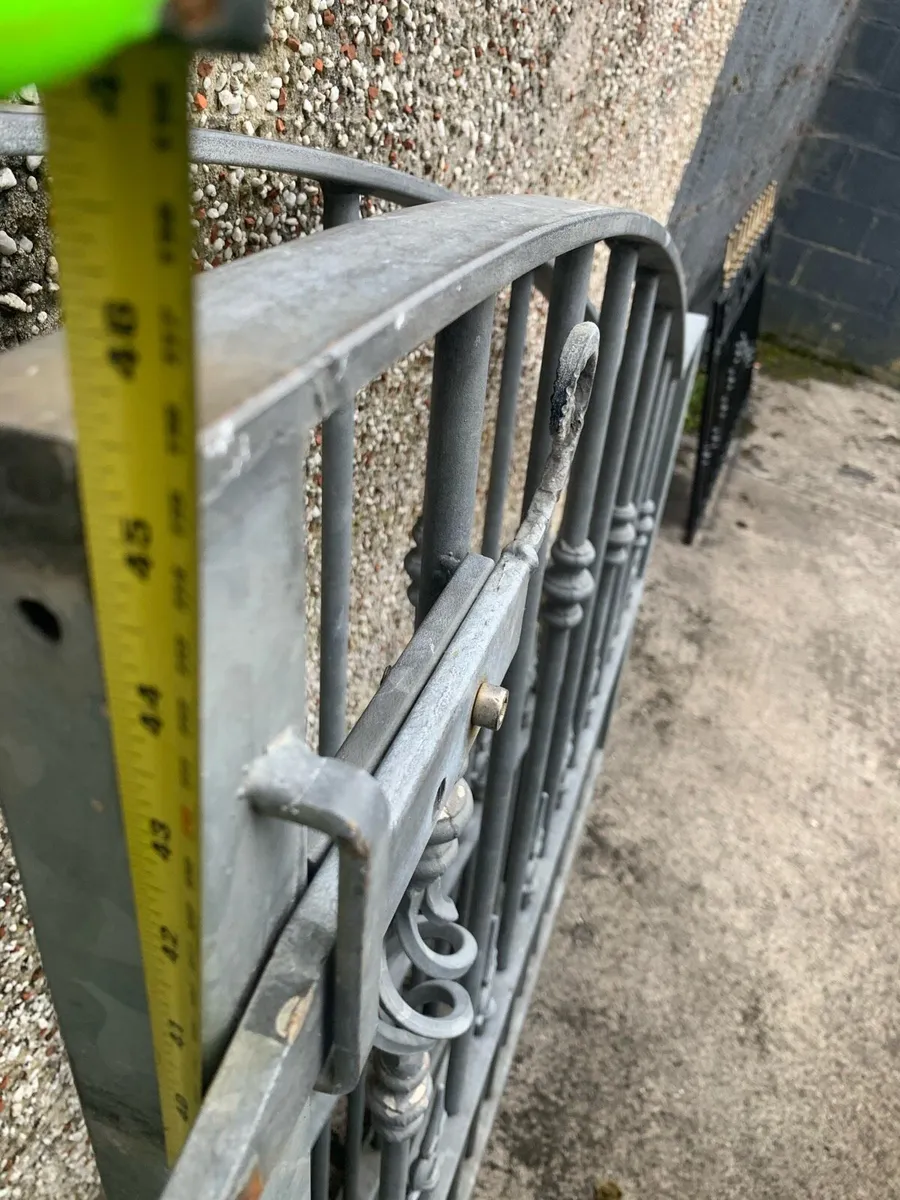 Gates 9 ft long - Image 4