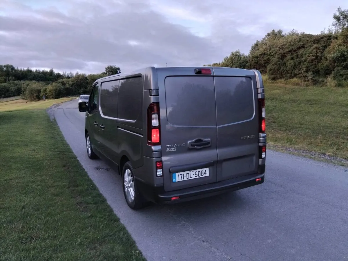 Mint 171 Renault traffic  test 10/26 tax 07/26 - Image 3