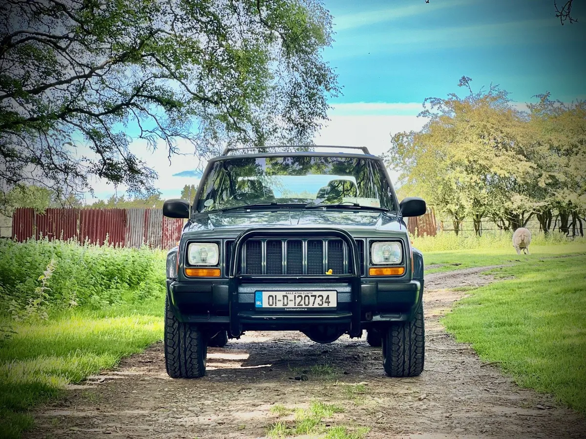 Jeep Cherokee XJ 60th Anniversary NCT - Image 3