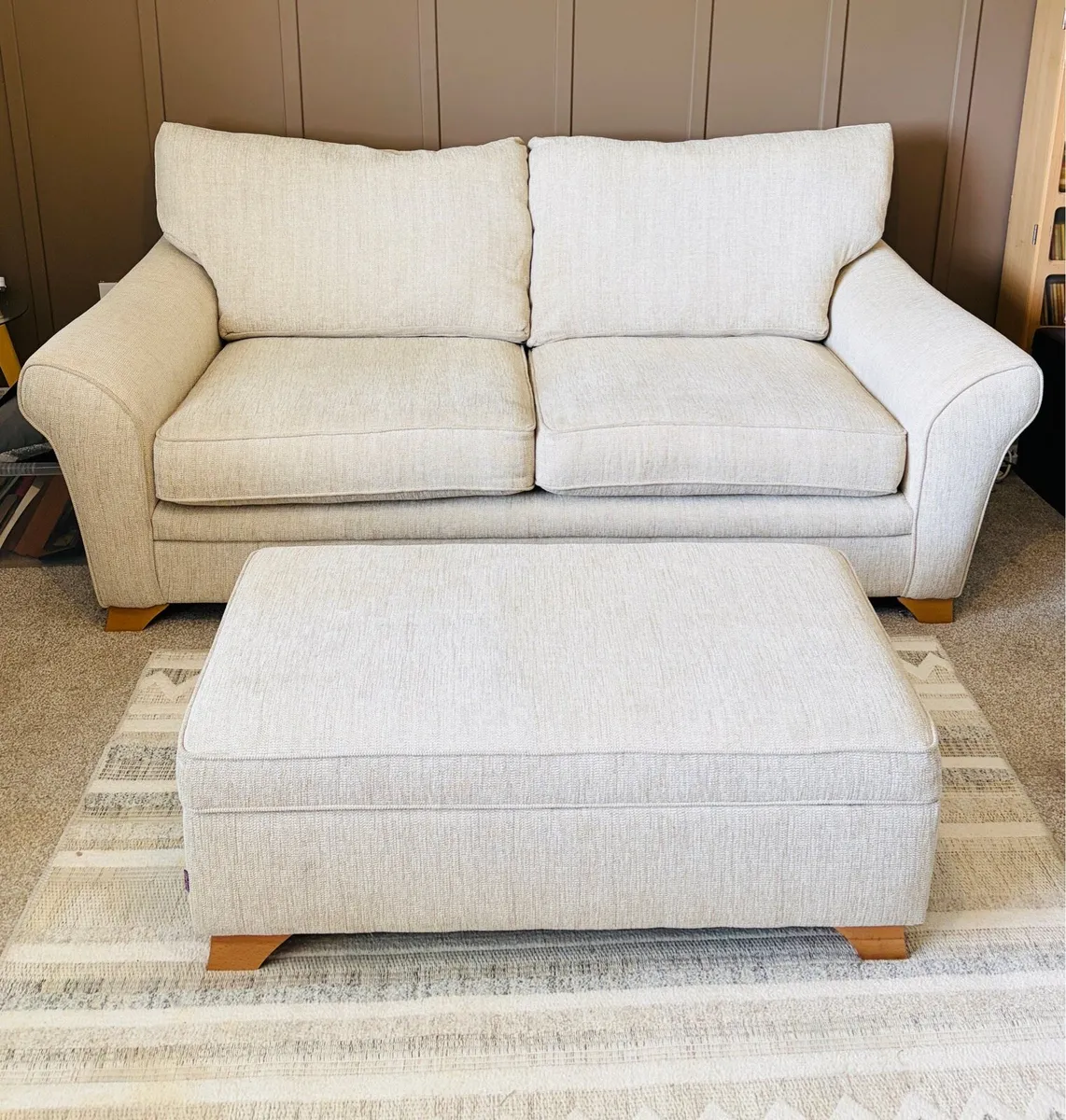 Cream suite of furniture - Image 1