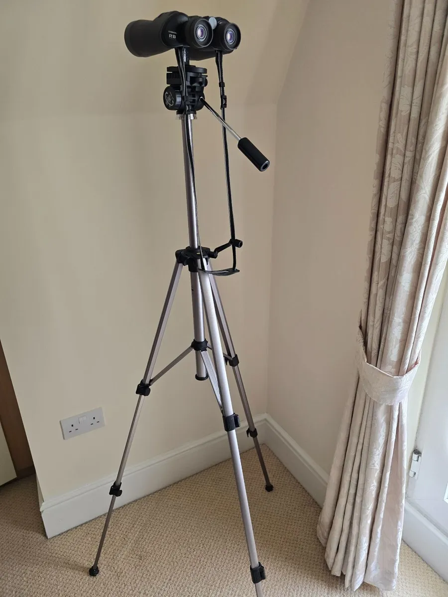 Powerful Zoom Binoculars with Free Tripod - Image 4