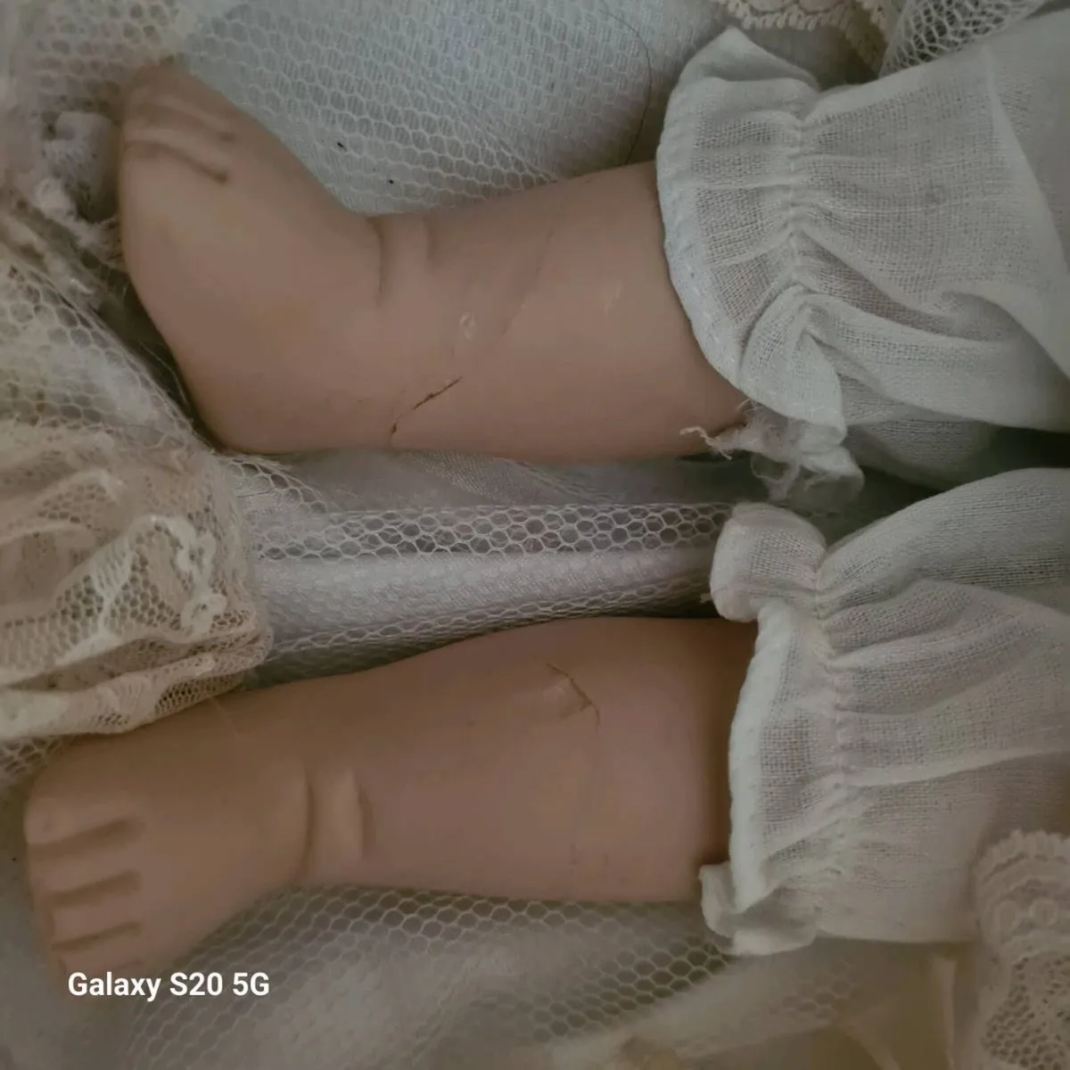Vanity fair china baby doll in crib - Image 3