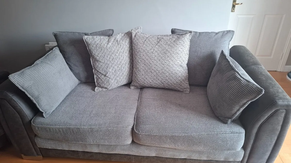 Suite of furniture - Image 2