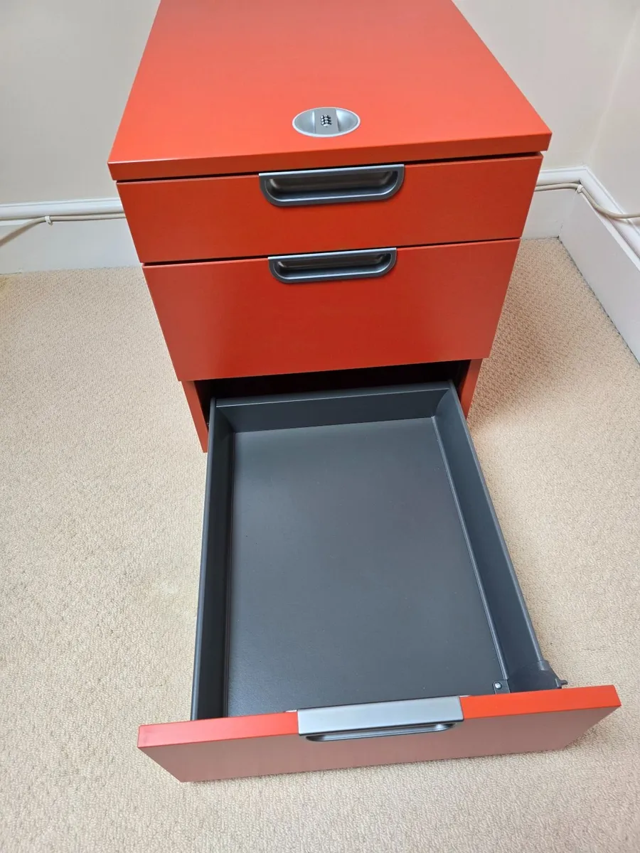 Pedestal with combination lock. - Image 2