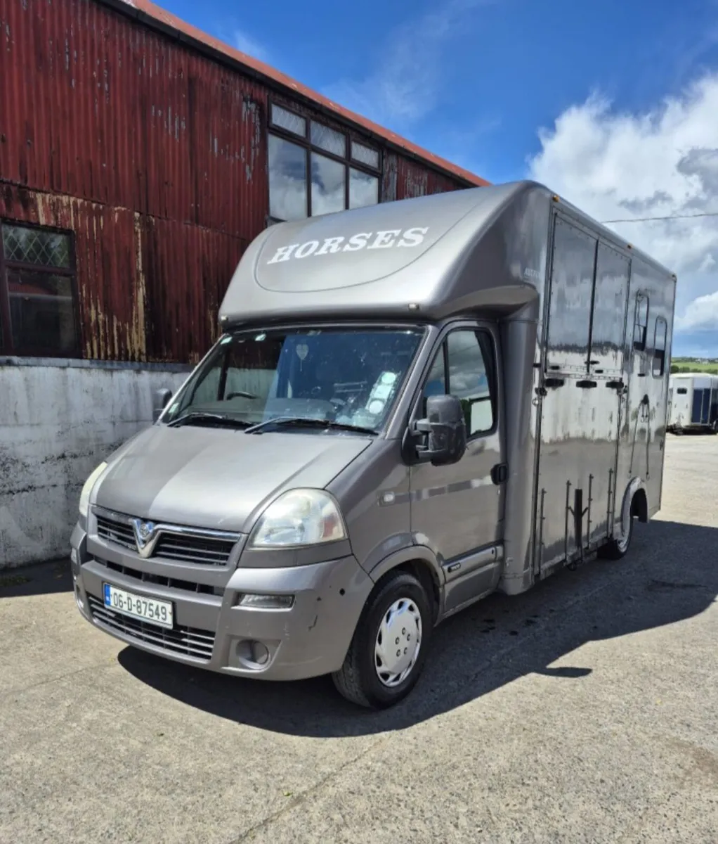 Vauxhall movano 2006 horse lorry - Image 1