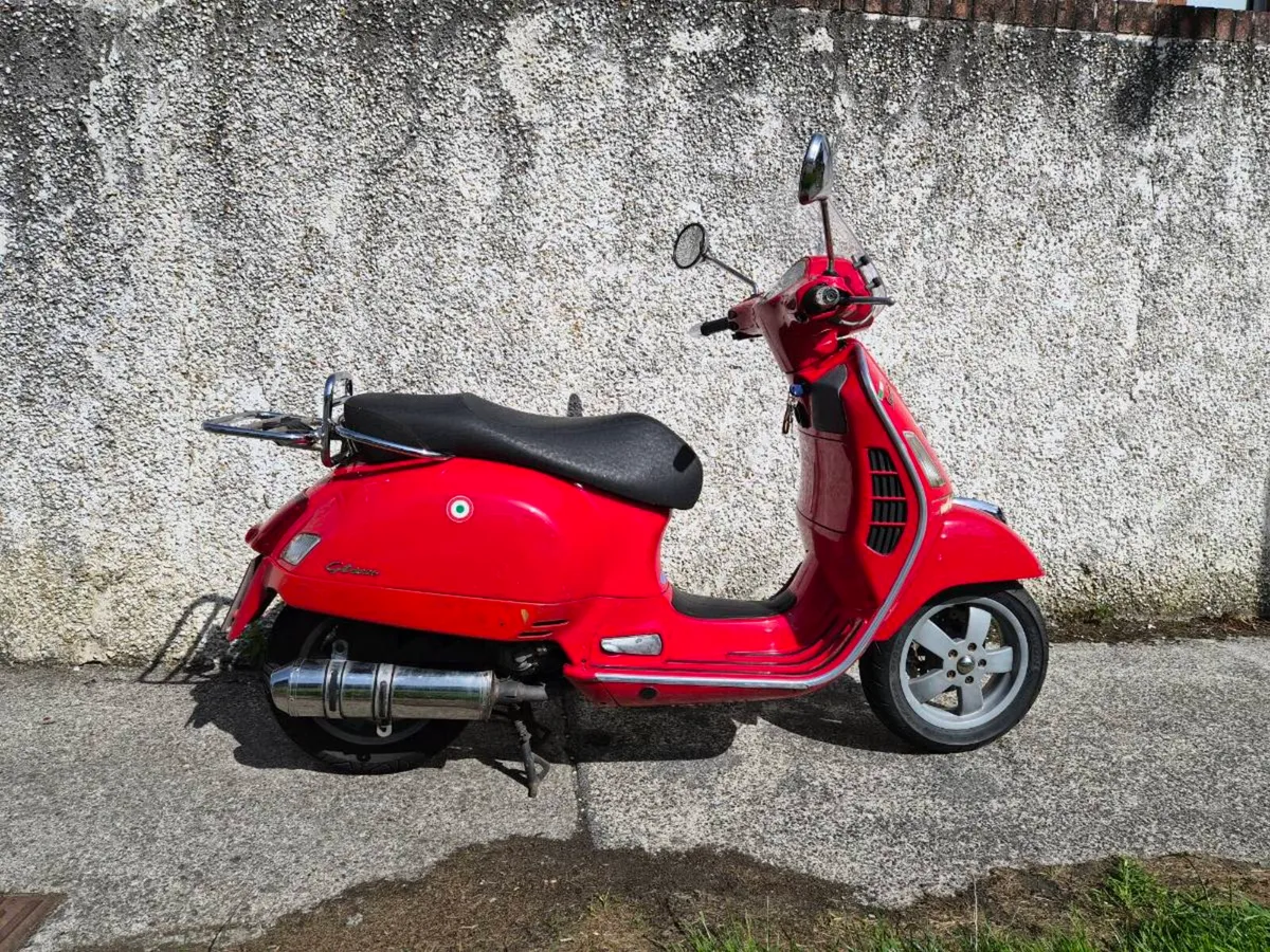 2008 Piaggio Vespa GTS 125 - Image 3