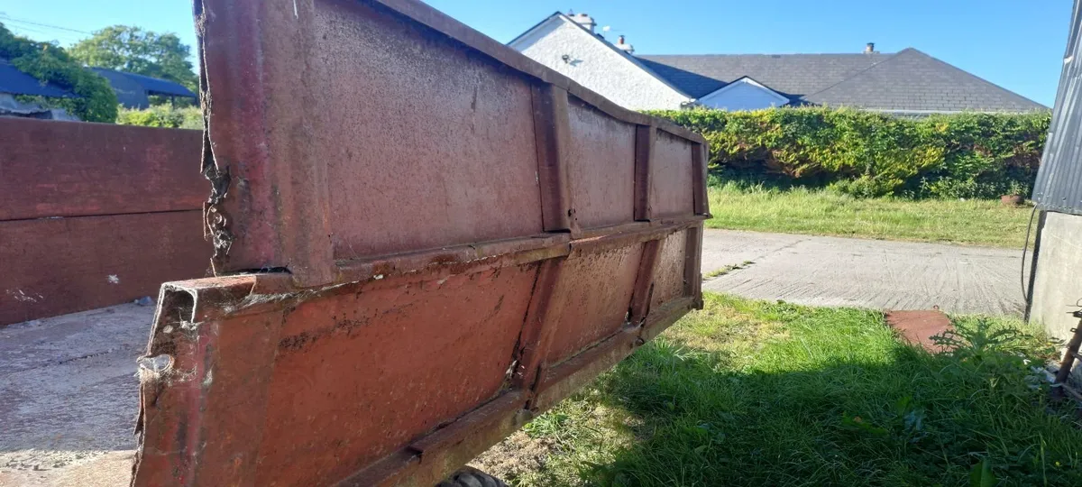 Tipping trailer - Image 2