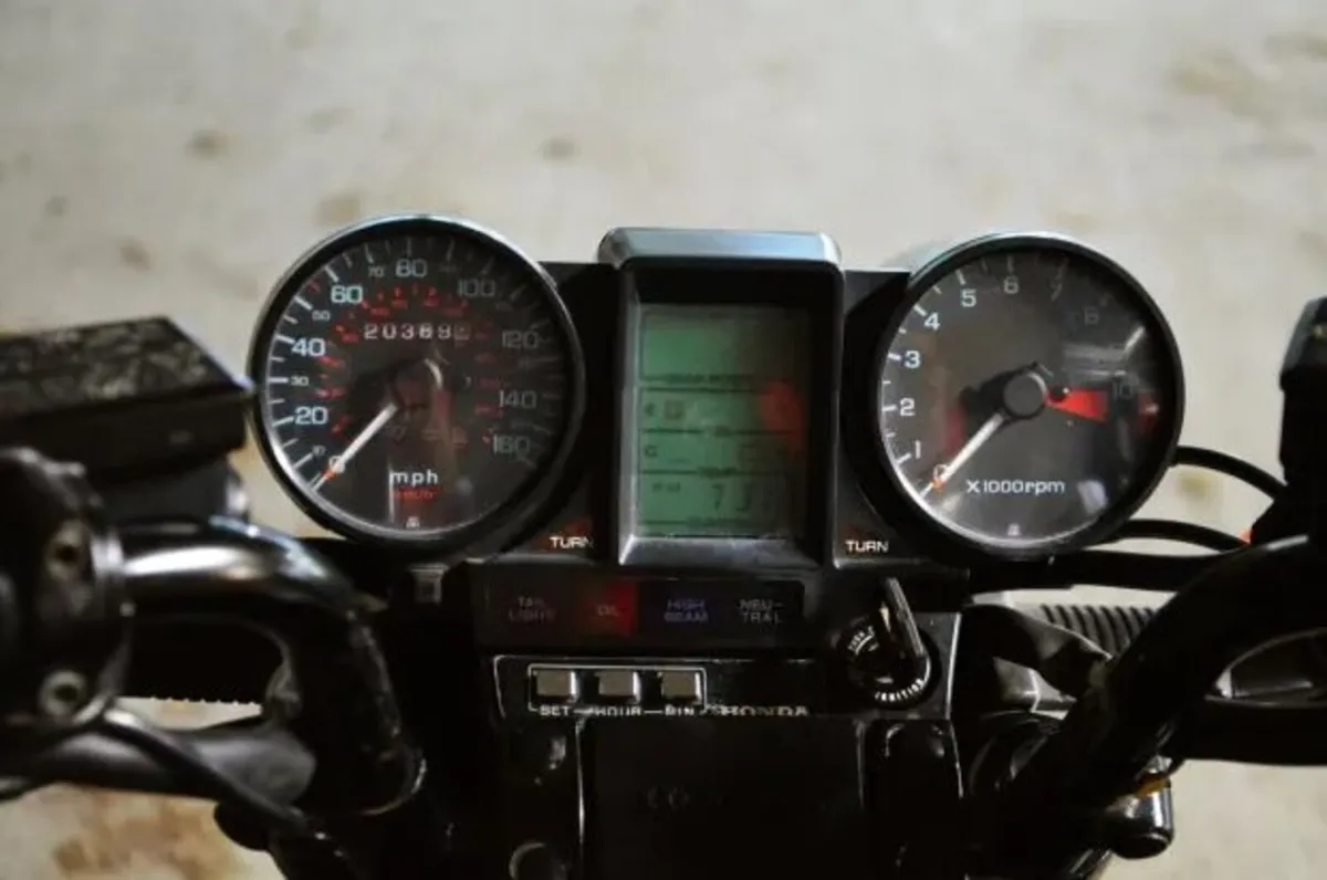 Honda Vf1100 Sabre V65 1984 - Image 3