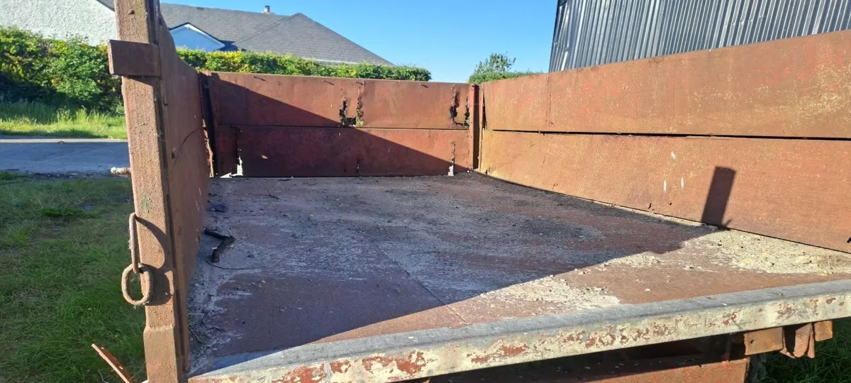 Tipping trailer - Image 3