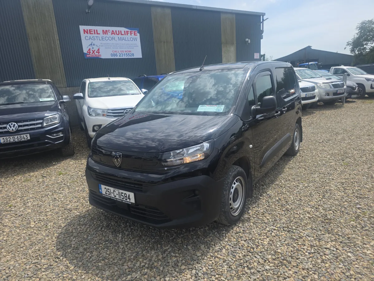 Peugeot Partner 3 Seater Van - Image 4