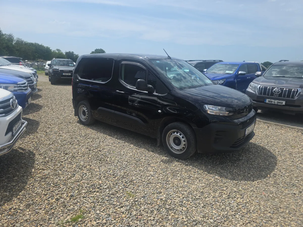 Peugeot Partner 3 Seater Van - Image 2