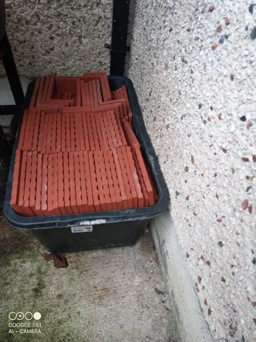 Turkish Clay Paving Bricks 280 Flat + 120 Corner - Image 1