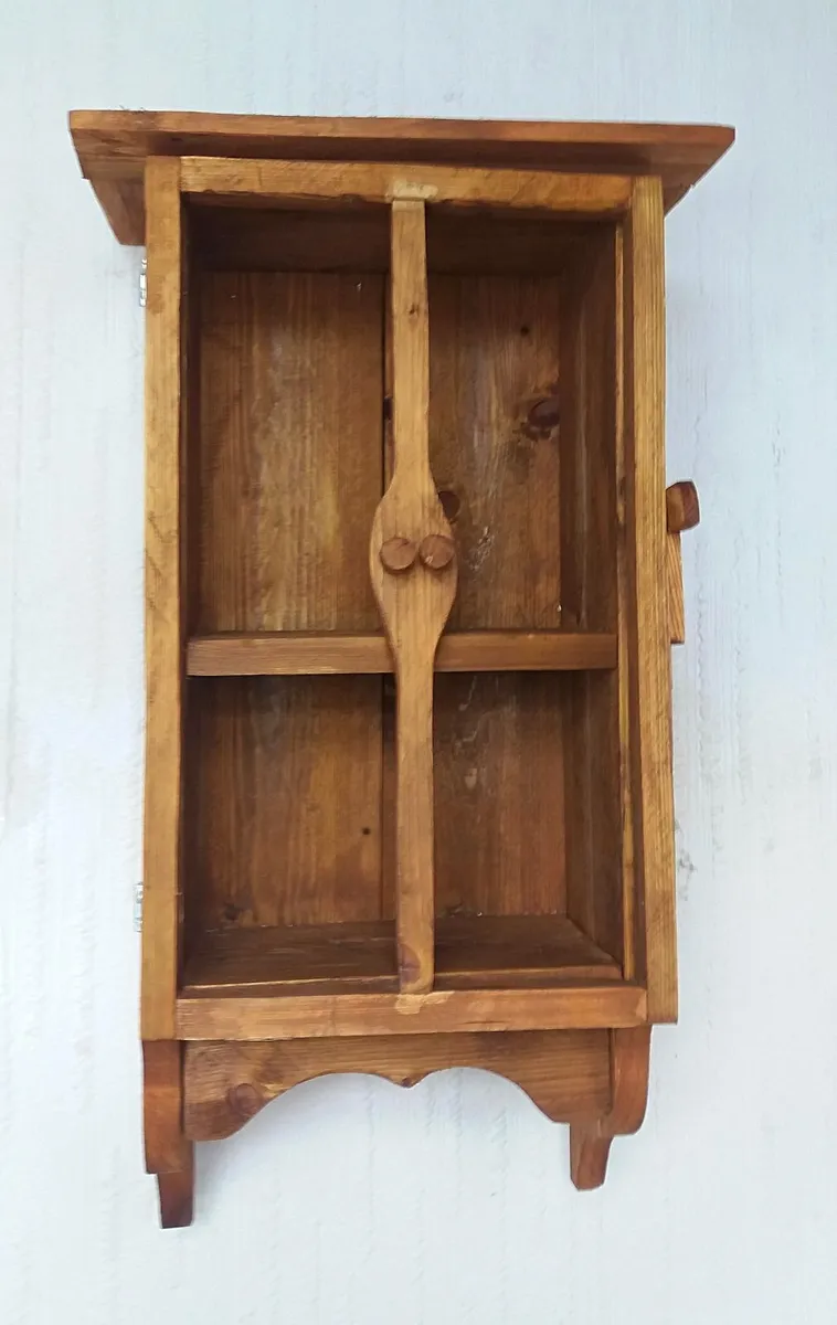 Rustic floating shelf display / storage - Image 2