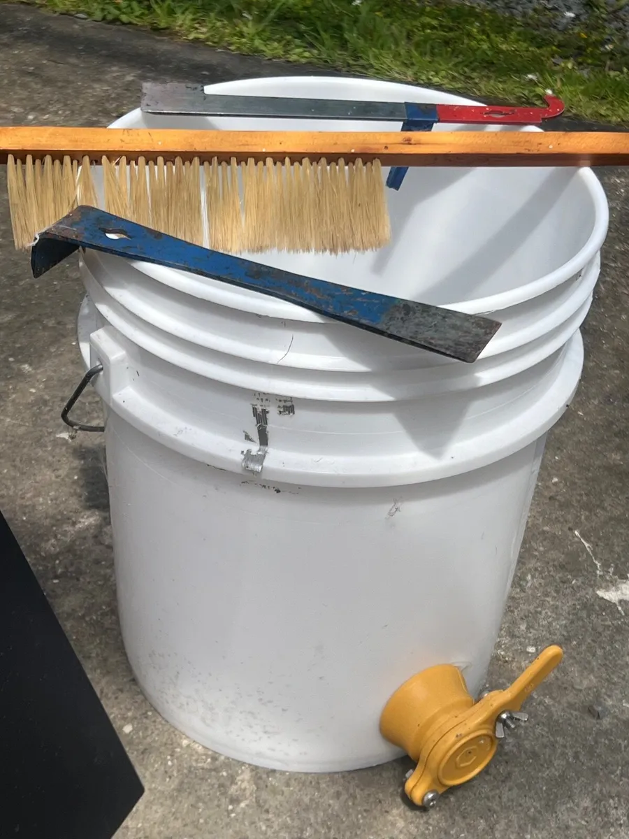 Miscellaneous Beekeeping supers & supplies sale - Image 3