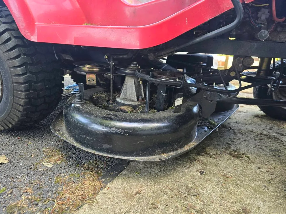 Castlegarden Ride on Mower - Image 3