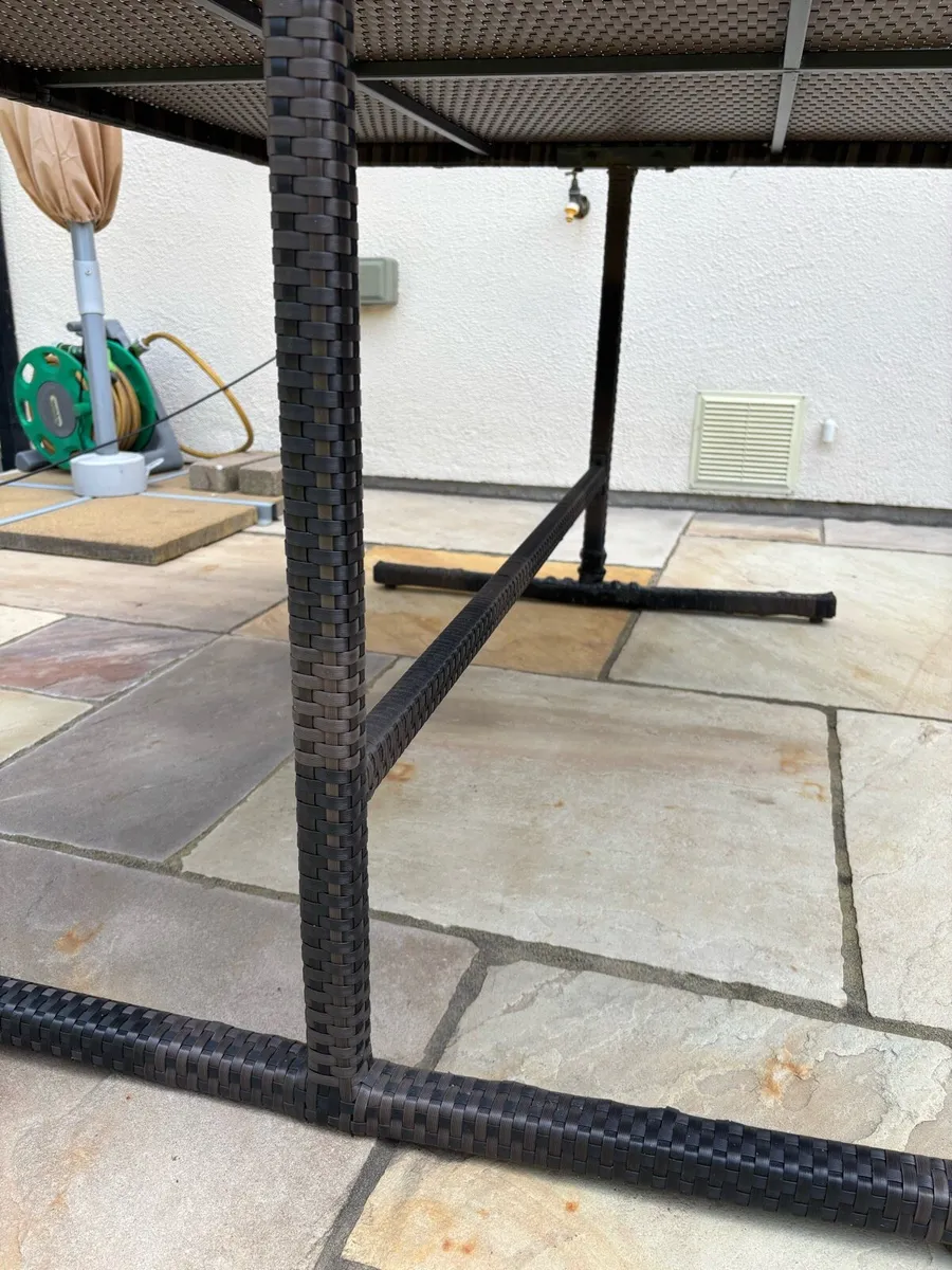 Garden table - Image 3