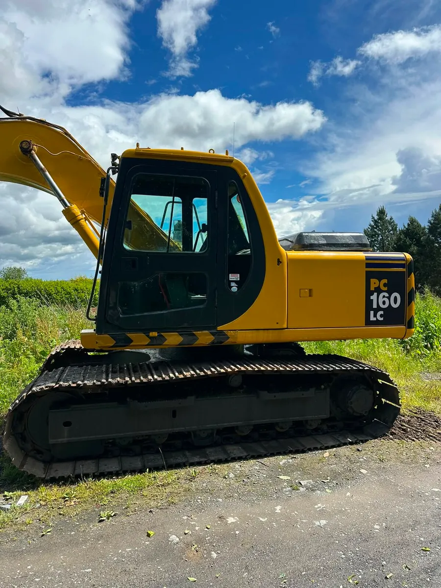 Komatsu pc160 digger 3 buckets and quick hitch - Image 3