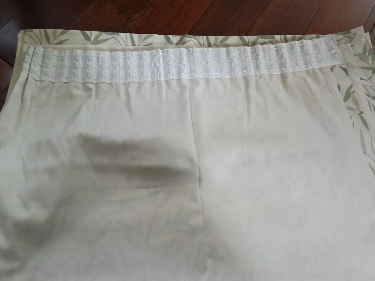 Curtains - Image 3