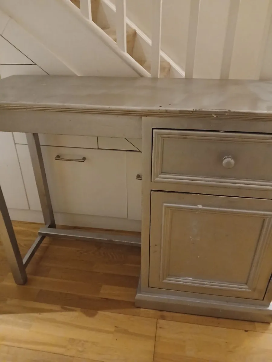 Side board/console - Image 1