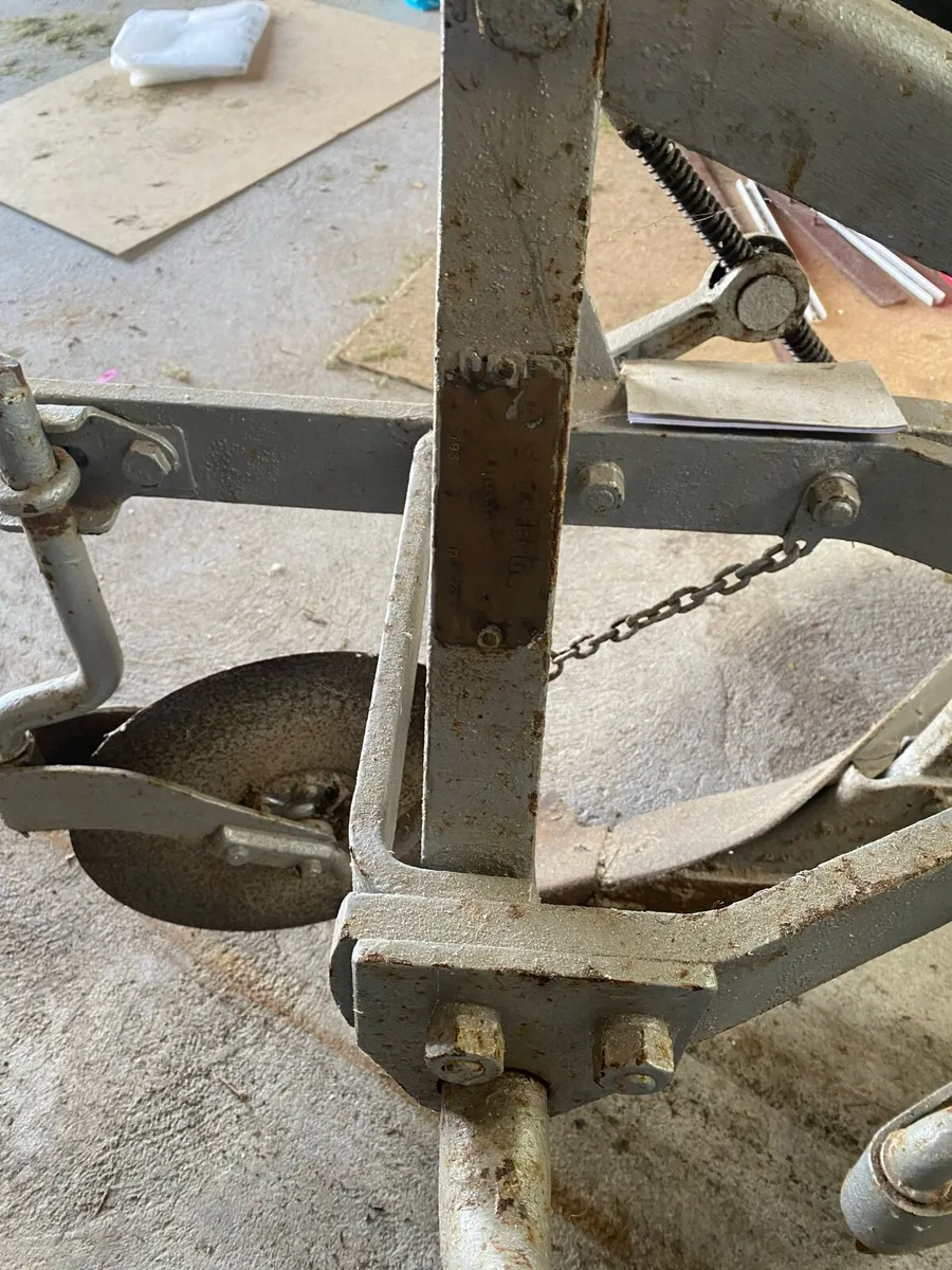 Massey Ferguson Plough - Image 1