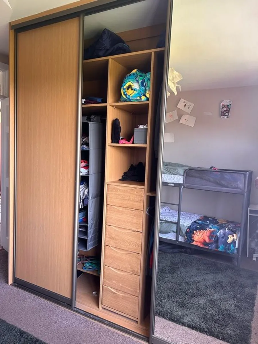 Large fitted wardrobe - Image 2