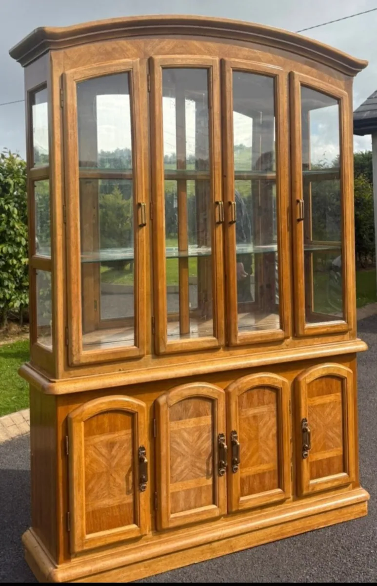 SOLID OAK DISPLAY CABINET - Image 2