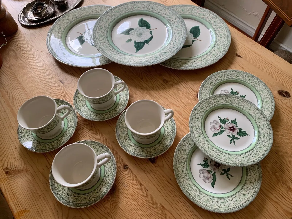 RHS Applebee Delf; Plates, cups & saucers - Image 1