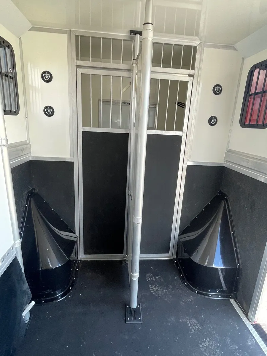 Horse box - Image 3