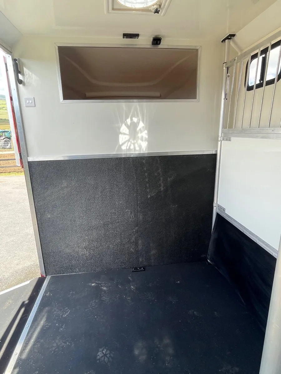 Horse box - Image 4