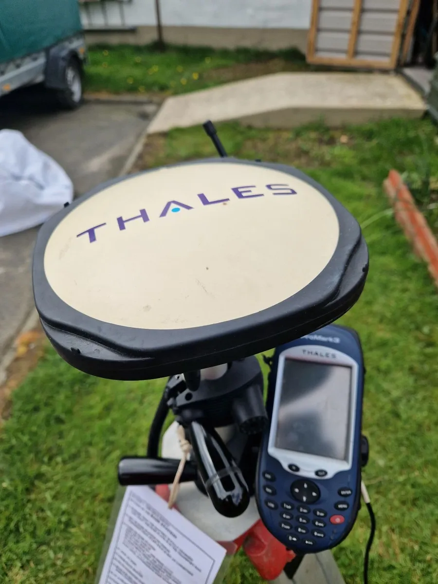 SURVEY EQUIPMENT - Image 2