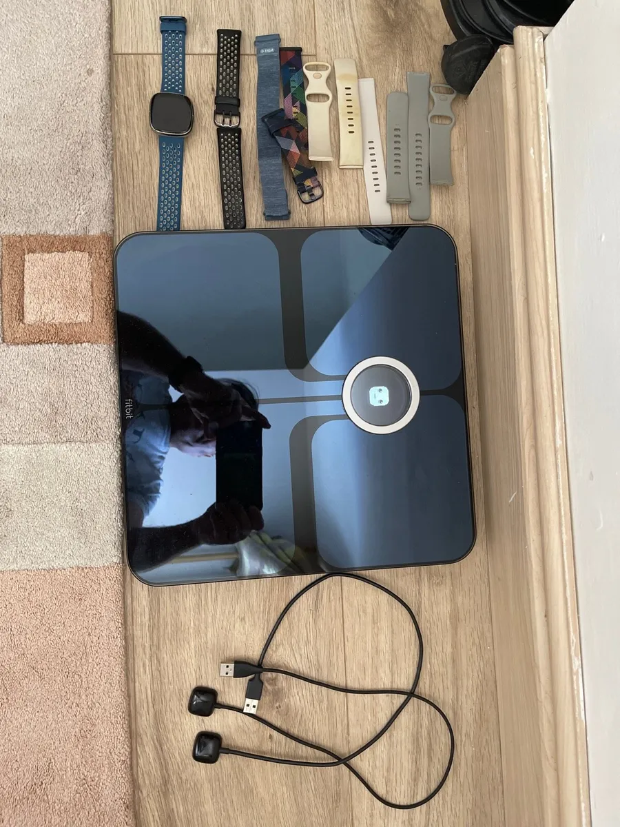 Smart watch bundle - Image 1