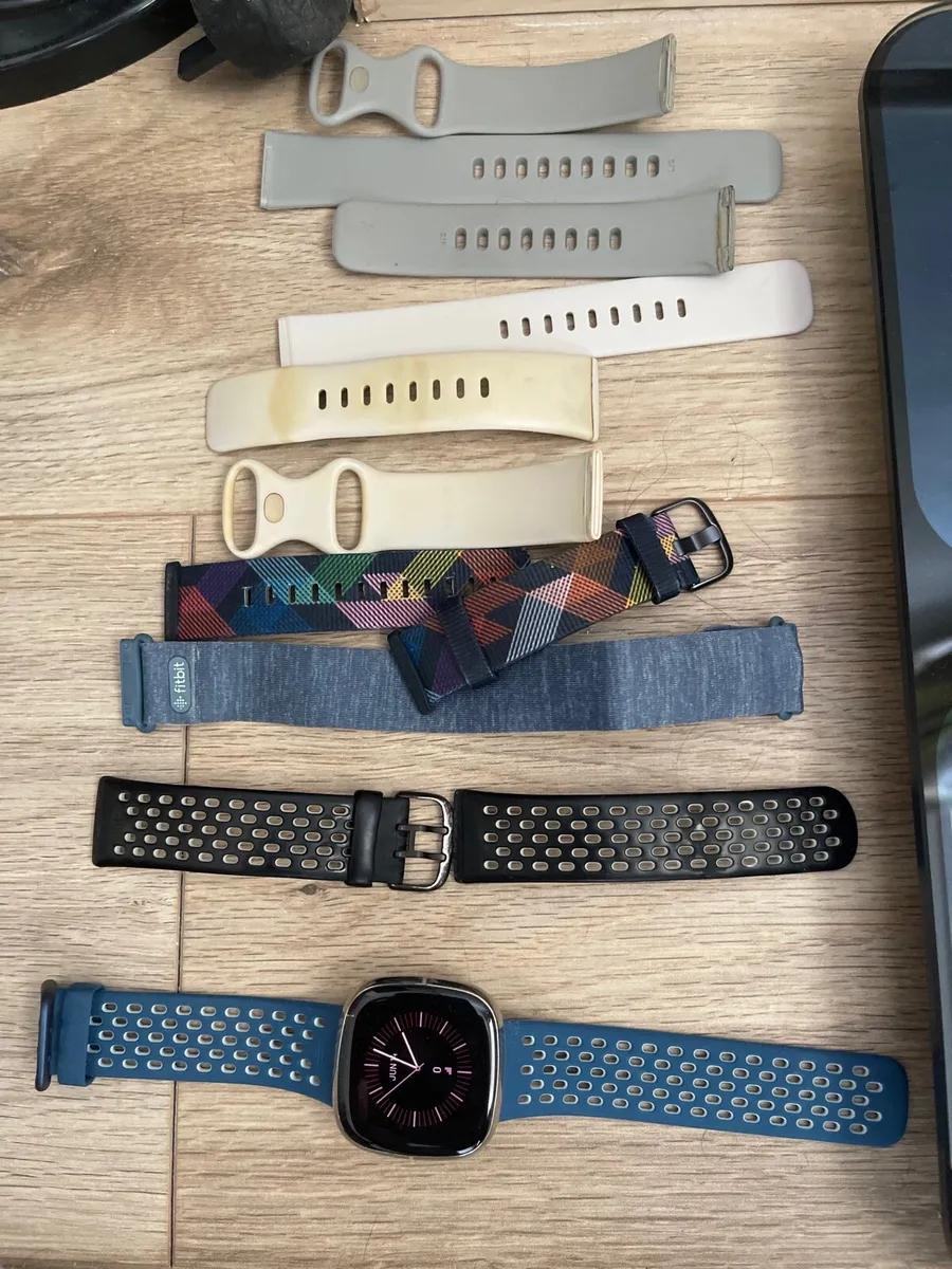 Smart watch bundle - Image 2