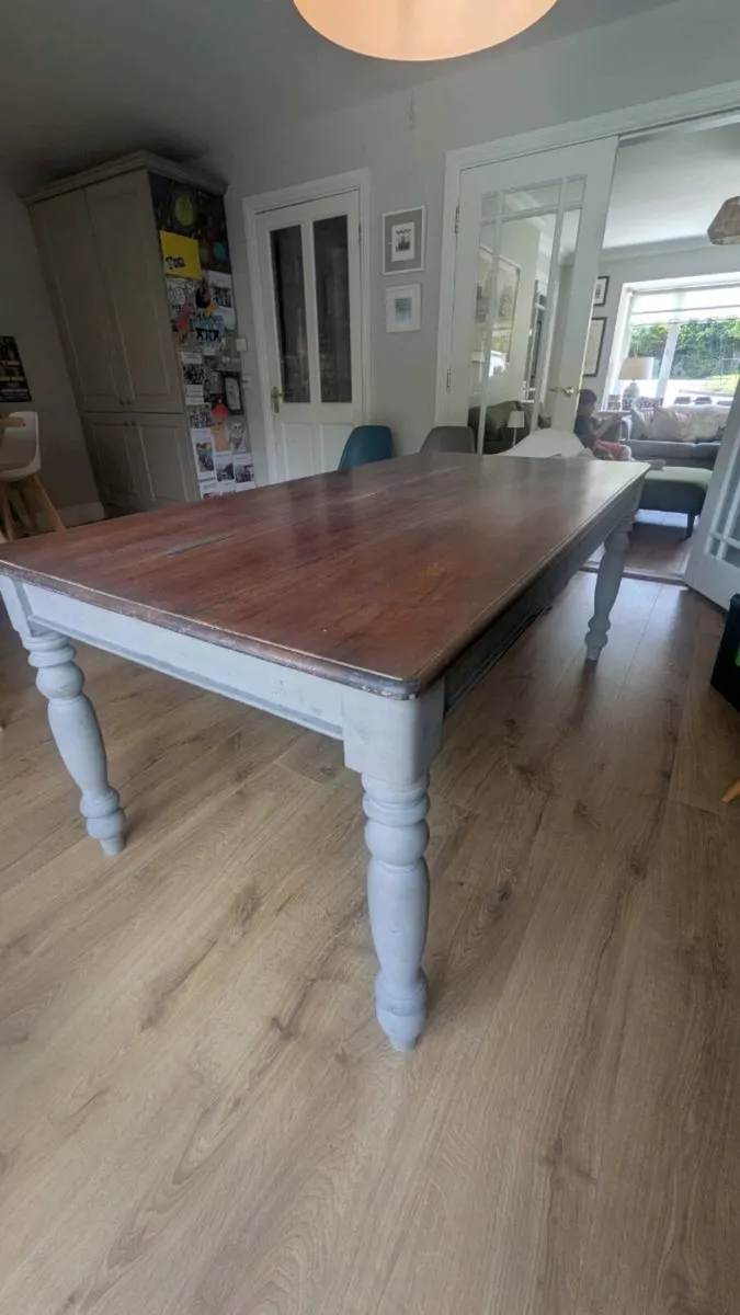 Kitchen table - Image 1