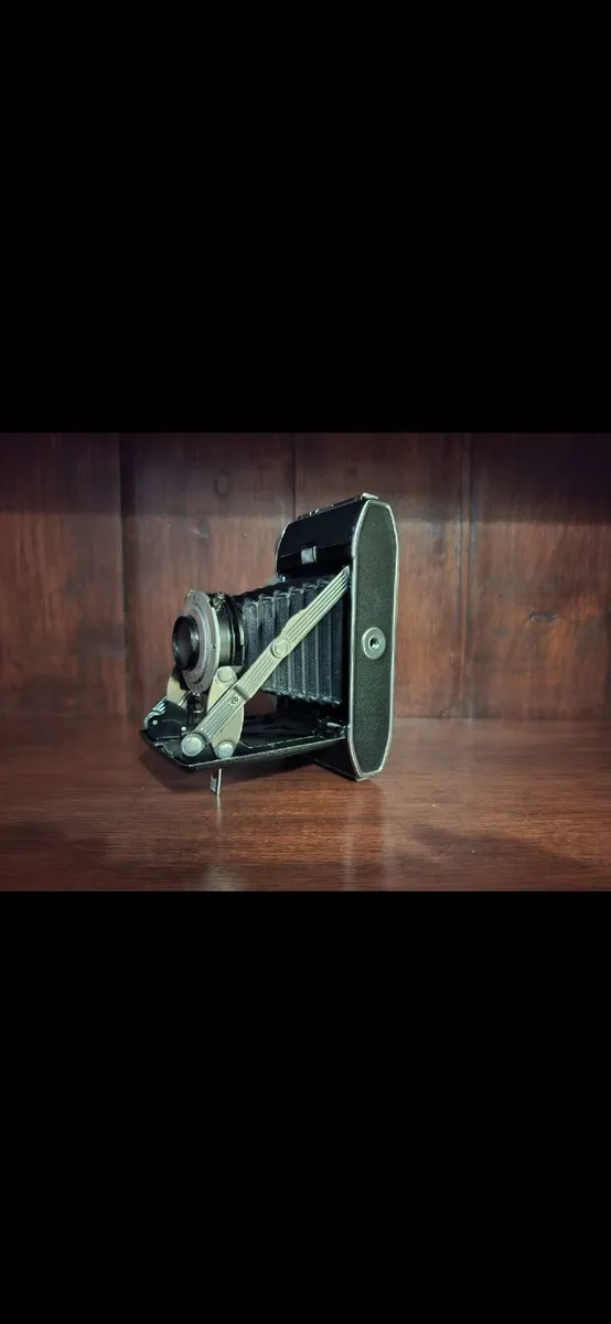 Vintage Camera Kodak Tourist - Image 4