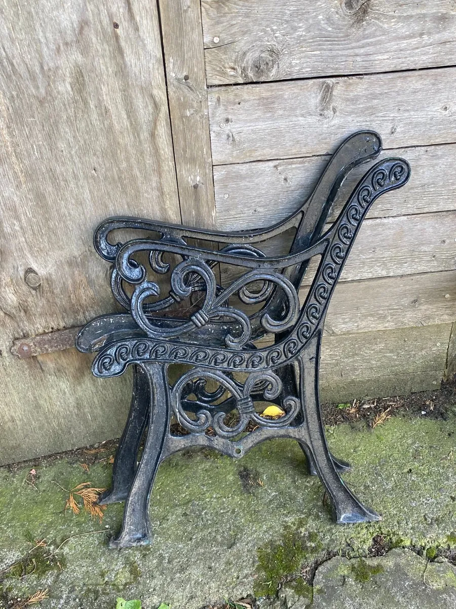 Vintage Cast Iron Bench Ends(4 X Pairs) - Image 1