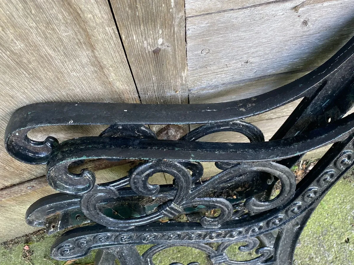 Vintage Cast Iron Bench Ends(4 X Pairs) - Image 4