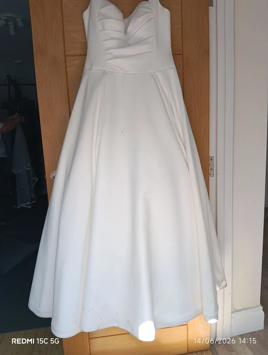 Wedding dress - Image 3