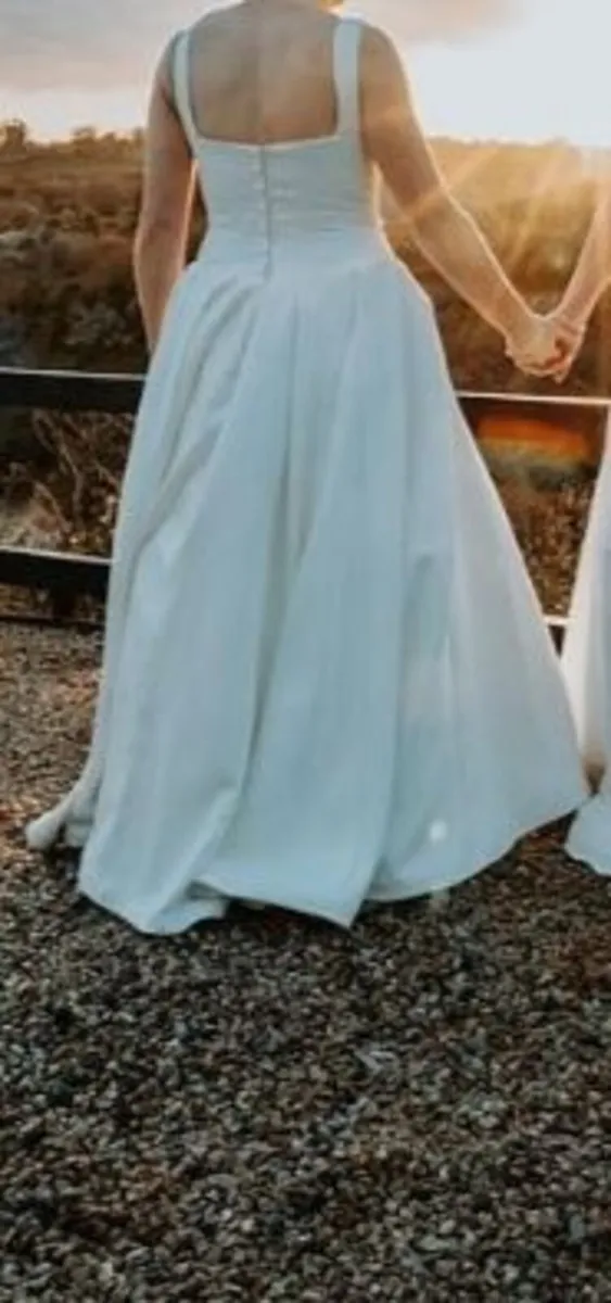 Wedding dress - Image 2