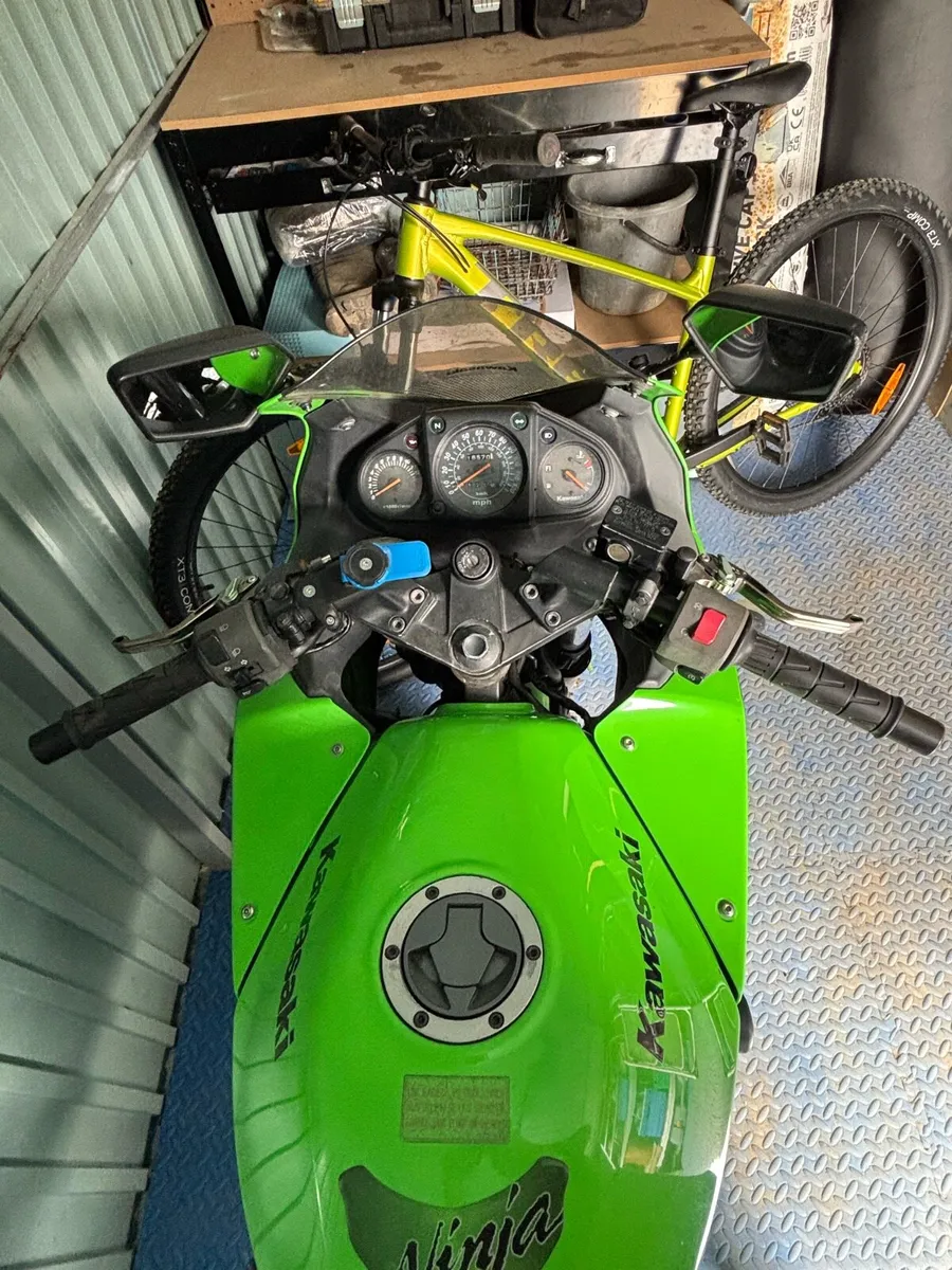 Kawasaki Ninja 250 R - Image 4