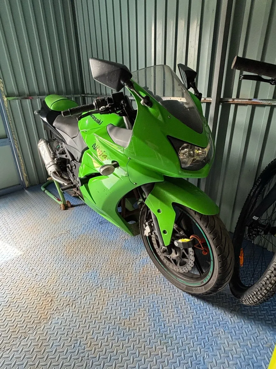 Kawasaki Ninja 250 R (Price dropped, no offers) - Image 1