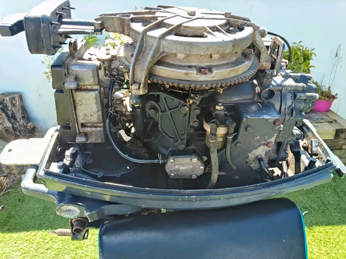 Yamaha 40HP outboard - 2 Stroke - long shaft - Image 3