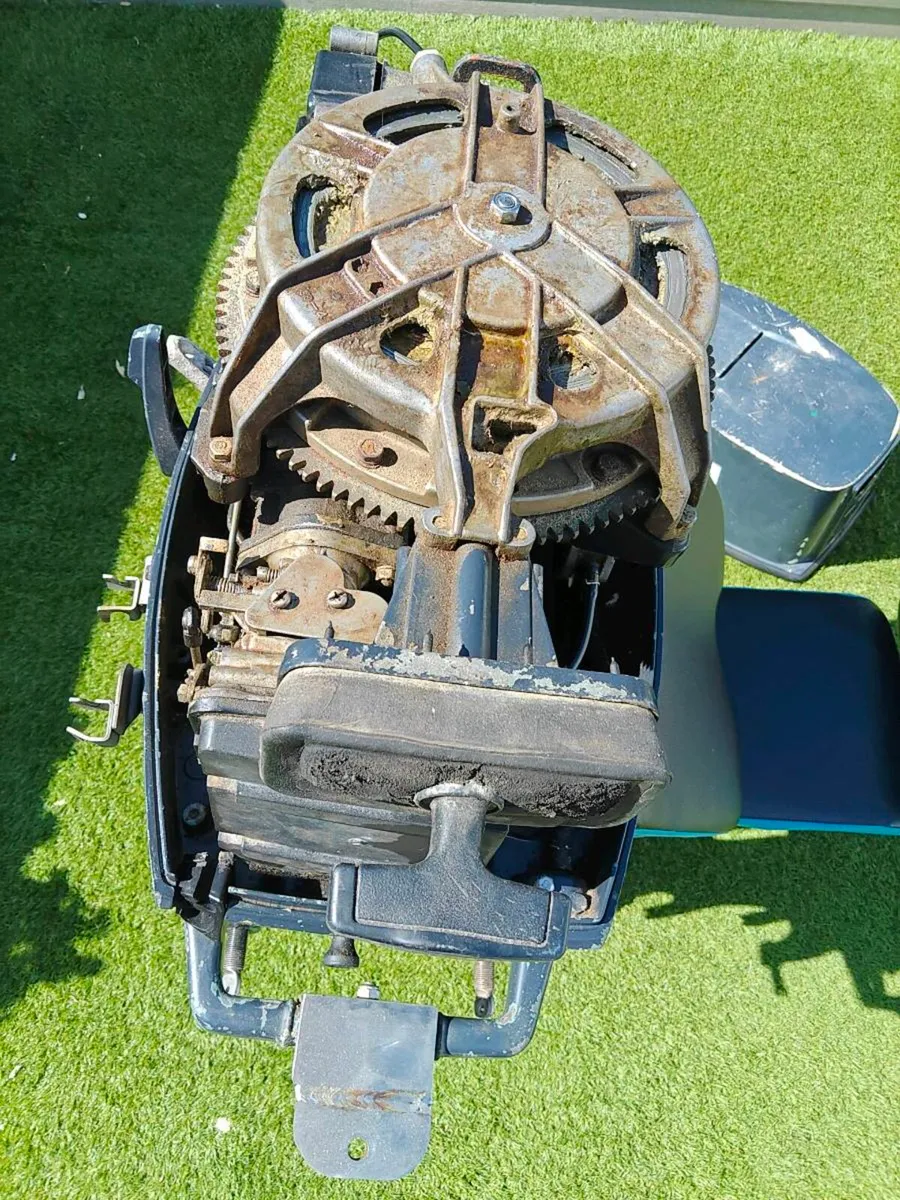 Yamaha 40HP outboard - 2 Stroke - long shaft - Image 4