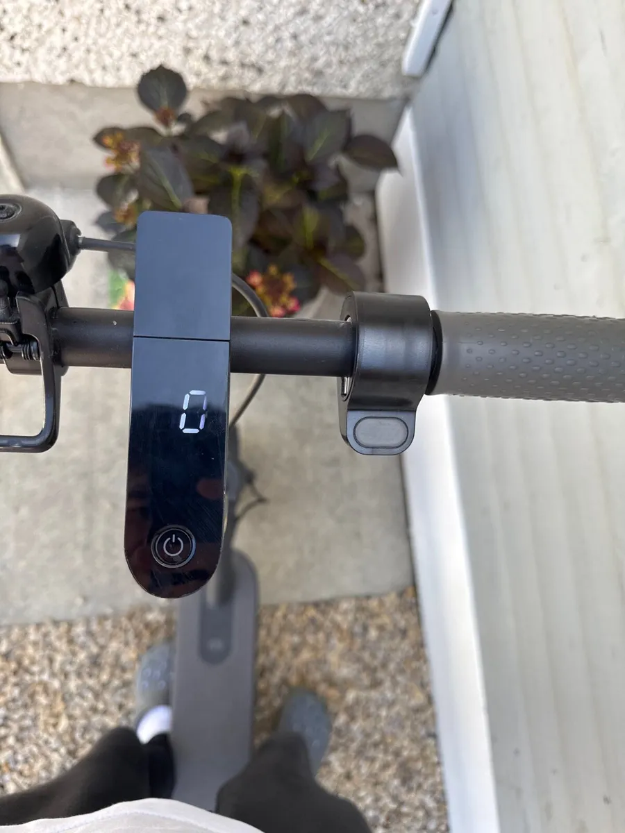 Xiaomi Mi Electric Scooter 1S - Image 2