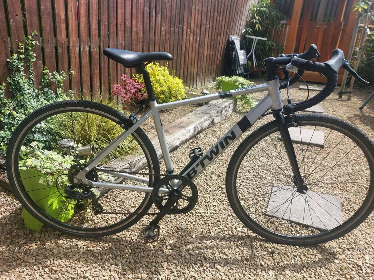 Child's road bike. - Image 2