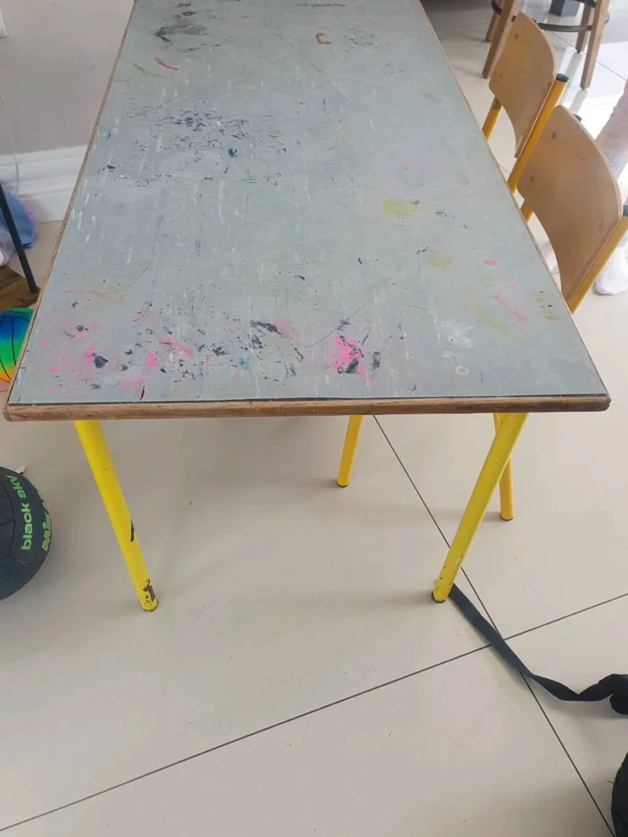 Kids table chairs - Image 3