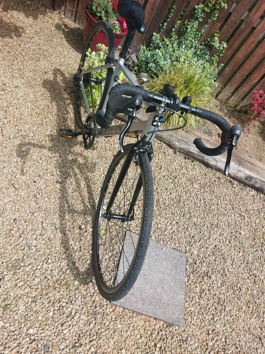 Child's road bike. - Image 4