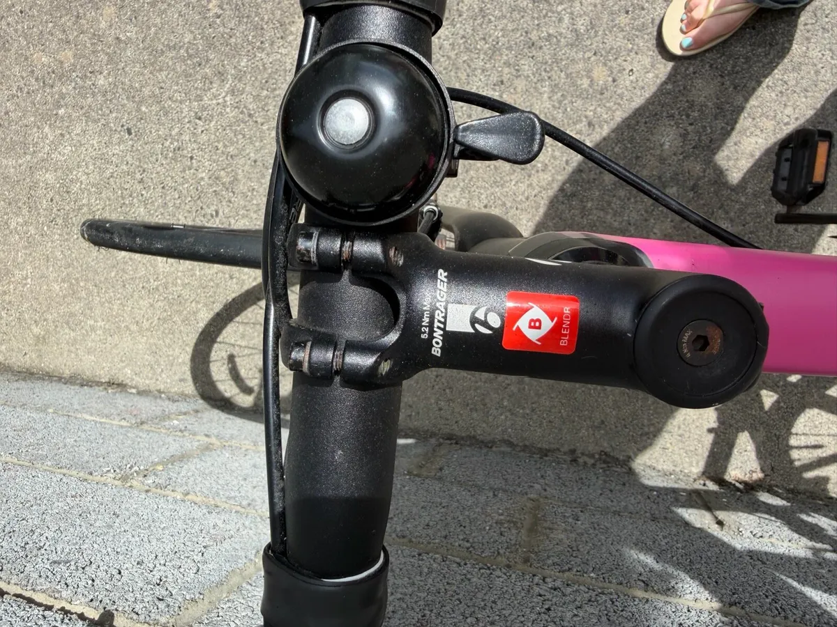 Ladies Trek road Bike - 49cm - Image 3