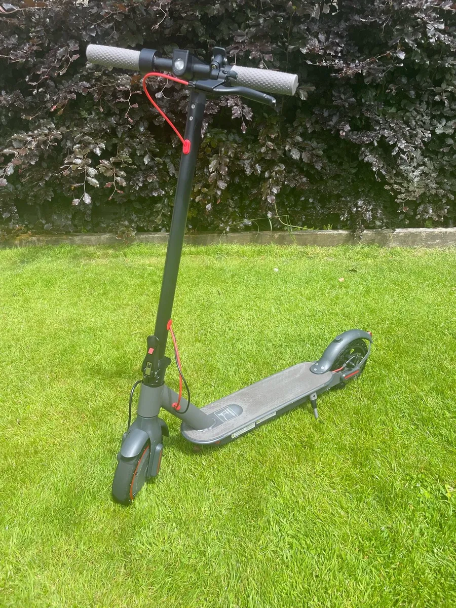 AOVOPRO ES80 Long Range Electric Scooter - Image 1